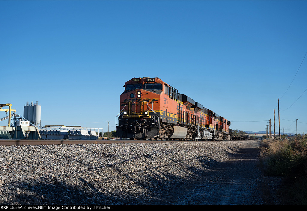 BNSF 6875